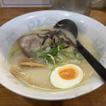 金蘭 ラーメン - 塩とんこつラーメン ¥680（価格は訪問時）