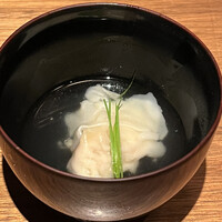 焼鳥 篠原 - 先ずはワンタンスープから。優しい出汁に鶏の旨味がしっかり伝わる餡。