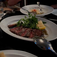 CICADA - 国産牛サーロインのタリアータ、アップルバルサミコソース