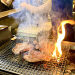 ぼんてん酒場 - 炭火焼きの状況