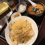 Chuukaryouri Gatei - えび炒飯800円、半担々麺+150円