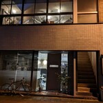 呑み処 一 - お店は2階、右側の階段から上がっていきます。看板などは一切出ていないので通り過ぎてしまいそう