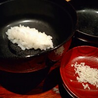 米ル GARDEN CITY - 煮花（にえばな）米からご飯に変わる瞬間です。ゲランド塩とともに