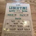 Louis Hamburger Restaurant - ランチは１６時までやってくれて良心的
                        初めに本日のサラダとスープを教えてくれます。