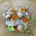 オッティモ・シーフード・ガーデン - Ｃセット５５０円。鯛のカルパッチョです。サラダ仕立てですが、鮮度伝わる味わいで、とても美味しかったです（╹◡╹）