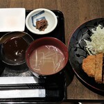 Wagyuu Sen Hinomaru - 牛カツ定食（牛カツ、牛骨スープ、肉味噌、ご飯）　1,300円