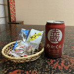Daitoukan - 入館時に貰ったビールと部屋のおつまみ