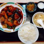 嘉興中華料理居酒屋 - 黒酢酢豚定食 800円