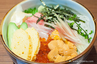 おいしい魚を食べさせる店 魚可津 - 海鮮丼