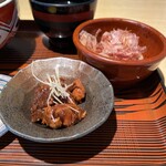 はな屋 - 小鉢(まぐろの旨煮、揚げ出し豆腐)