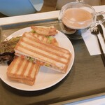 THAI Restaurant Cafe & Bar An Chang Blue - ガパオサンド/ブラックコーヒー(HOT)