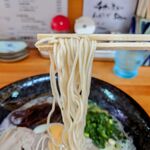 久留米ラーメン丸八 - ストレート細麺