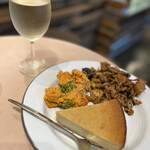 THE NUTS EXCHANGE - デリ２種とヴィーガンチーズケーキ