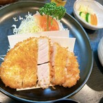 とんかつあさくら - 粗めのパン粉だけど、口当たりは全く気にならず、肉にごく薄くピタっと付いて剥がれない衣。これが肉汁と味を逃さない。