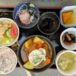 アンの家 - 私の選択。国産肉ハンバーグ、スープカレー風卵のせ