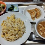 Gyouza senka Dining Lee - 炒飯定食じゃなく、餃子定食660円
