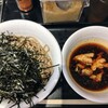 なぜ蕎麦にラー油を入れるのか。 - 鶏そば(中盛)。