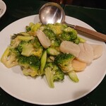 百香亭 - 蘆筍鮮貝（アスパラと大ホタテの塩炒め）