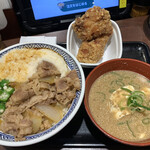 吉野家 - 牛麦とろ丼、冷汁、から揚げ2個