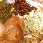 Bamiyan - ネギラーメンを醤油味で大盛提供。
                        でも豚骨味の方が良かったかも。。
                        ラーメンが食べたかった…。^ ^