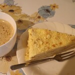 FAINA - ウクライナケーキとカフェオレ