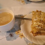 FAINA - 蜂蜜レモンケーキとカフェオレ