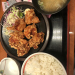 東京チカラめし - 唐揚げ定食680円(税込)