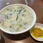 成龍萬寿山 - 海鮮類と野菜入りお粥 1,200円（税別）