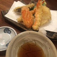 自家製粉石臼挽きうどん 青空blue 本店 - 天盛り