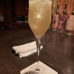 バー エイジング - 桃のカクテル