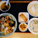 水海園 - 友情出演
連れの、五目焼きそば ランチ
炭水化物 重ねでボリューム満点