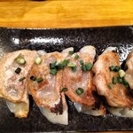 Ichinichi Sanshoku Nikujiru Gyouza Sakaba - 酒場の焼き餃子