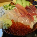 海鮮めし屋 磯人 - この豪華な刺身の華