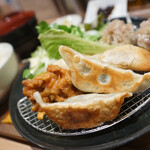 餃子と咖喱ザンギの店 点心札幌 - 4種盛り定食