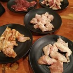 Shichirin Yakiniku Anan - せせり　ヤゲン軟骨　鶏もも　漬けカルビ　ヤングカルビ