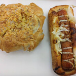 Be Kari Juuroku - 塩くるみパン(スモークチーズ)とデンマークソーセージドッグ