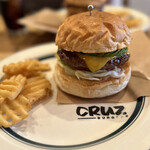 CRUZ BURGERS & CRAFT BEERS - 