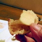 ピヨピッツァ - 自家製の窯焼きパンと合わせて、いただきます。