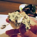 ピヨピッツァ - ブルー独特の芳香がありました。ワインが欲しくなります。