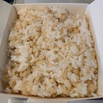 象印銀白弁当 - 菜食弁当1,080円✨主役であるピカピカつやつやのご飯。「健康応援ご飯」なる、もち麦ブレンドで大盛り(250g)、あったかごはんを選択♪消費期限が3時間です。「もち麦コース」の圧力鍋炊飯だそう。