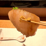 鮓 きずな - もちもちとした食感で上品な味わい、和がらしが絶妙なアクセントで美味しい。