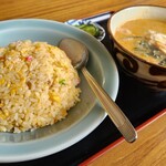 中華料理 湯湯亭 - チャーハン+ハーフラーメン　850円