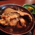 鯛飯定食には、肴の唐揚げが付いている。