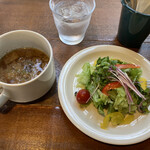 CAFE HUSET - ランチセットの『サラダ』と『自家製オニオンスープ』