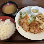 ヒュッテ - サービスランチ：￥６３０