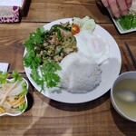 Asian Food Fuuten - サラダ、スープ付き