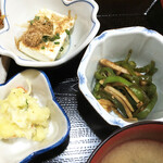 Sugioka - お豆腐、青椒肉絲、ポテトサラダ。小鉢が贅沢