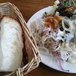 はるのテラス - サラダバイキングと食べ放題のパン