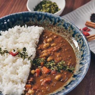 こだわり抜いた製法で作る、健康的な「薬膳カレー」