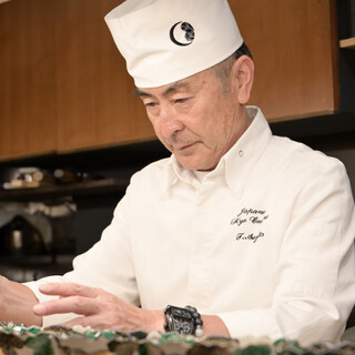 京都の名料亭で修業を積んだ京料理の巨匠・仙場才也